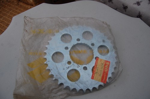 Suzuki gt380 rear - rear, sprocket