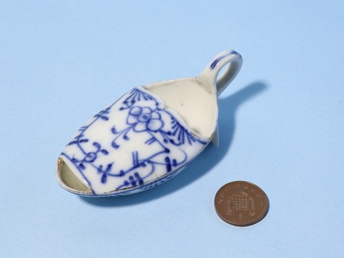 19thc blue white copenhagen - white,