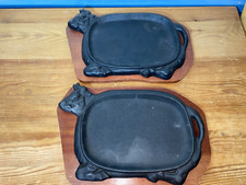 2 x sizzler cow cast iron steak serving platter skillet wooden boards