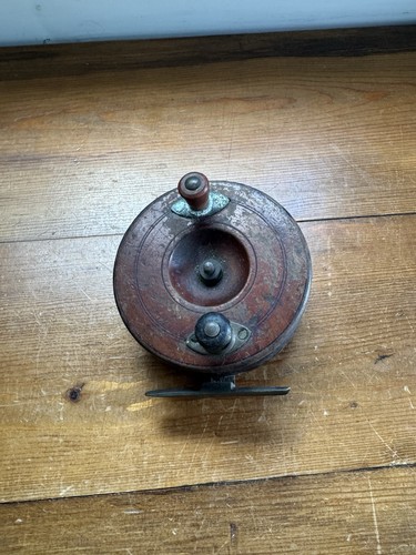 Vintage wooden fishing reel - wooden,