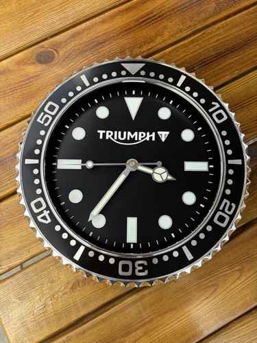 Designer wall clock 30cm round