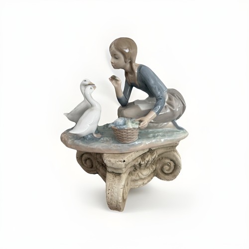 Lladro porcelain figurine - ,