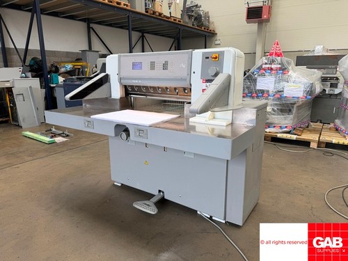 Polar guillotine for - es,