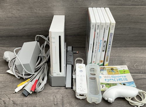 Nintendo wii bundle white - nintendo,