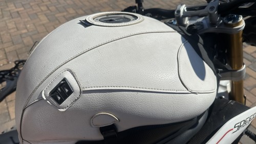 Triumph speed triple 1050 - triple, r