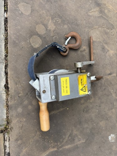 Manual winch - manual,