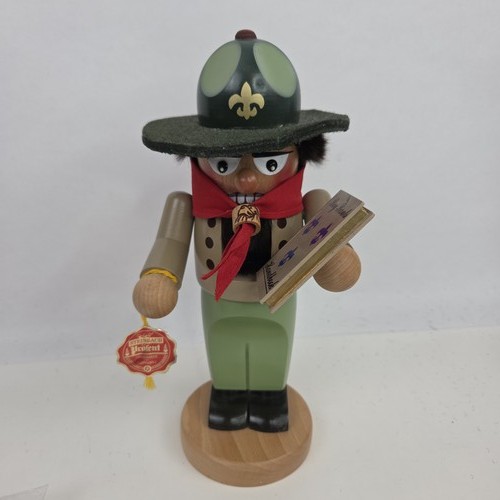 Steinbach boy scout nutcracker - steinbach,
