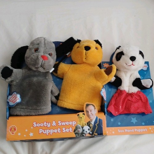 Sooty hand puppets set - sooty, of
