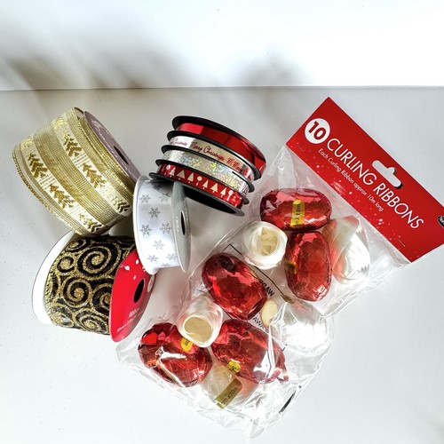 Bundle gift ribbons - gift,