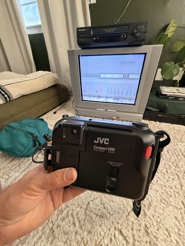 Jvc ez1 - vhs-c, camcorder