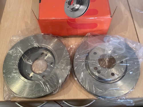 Vented front brake discs - front,