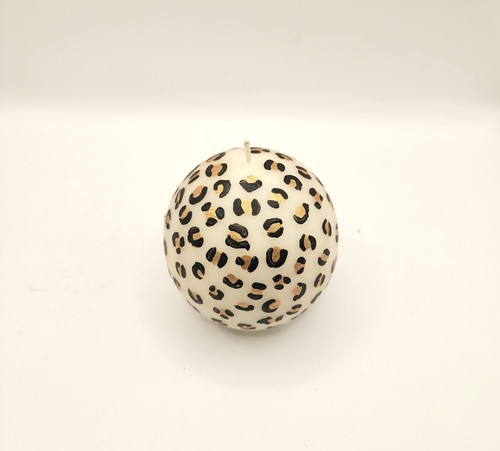 Leopard print round candle