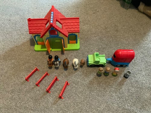 Happyland stable set - stable,