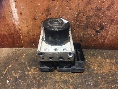 Ford fiesta mk7 abs pump - ,