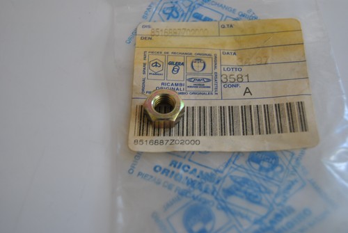 Front wiper nut windshield - wiper,