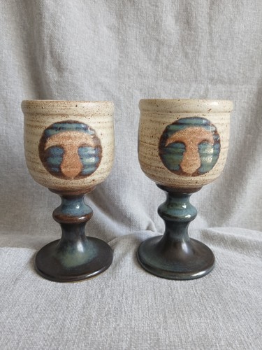 Laugharne pottery wales - 2, x