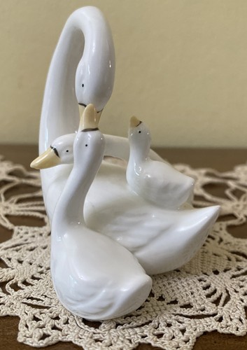 Vintage swan flock figure - vintage,
