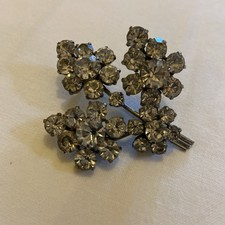 Vintage Jewellery Diamanté Brooch With 3 Dimensional Effect