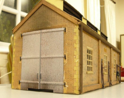 Gauge steam loco shed with - 0,