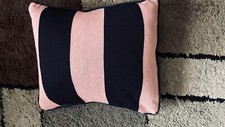 JACK WILLS CUSHION