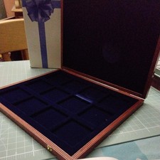 SLIM WOODEN COIN DISPLAY BOX