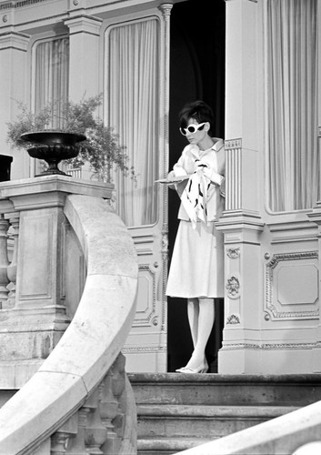 Audrey hepburn monochrome - hepburn,