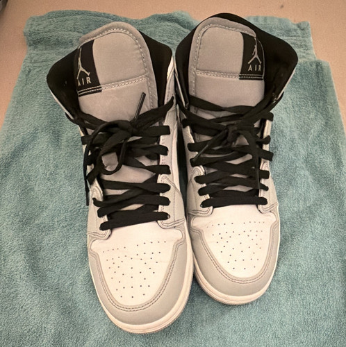 Air jordan mids - air,