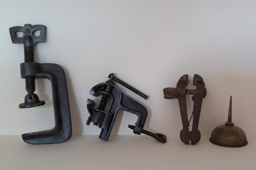 Vice clamp 1 oil tin - 2,