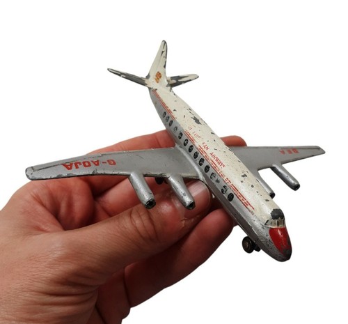 Dinky toys viscount - toys,