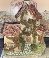 David Winter  - Ivy Cottage - Boxed & Certificate  