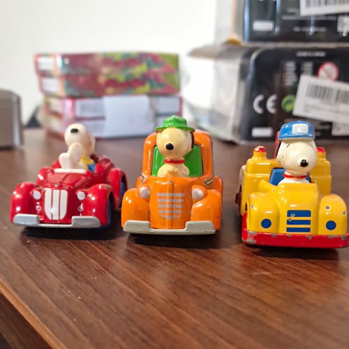 Snoopy peanuts figurine toy - peanuts,