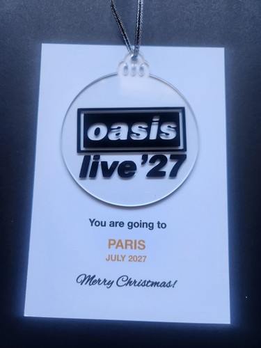 Paris oasis live bauble - paris,