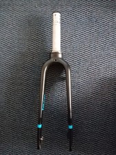 Tern bike forks for a folding bicycle. Good condition with some cosmetic damage.