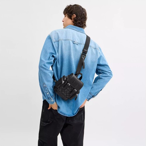Nwt coach cbf64 sprint - sprint, sling