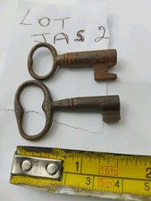Antique Keys ( Hollow, Fine Bow )