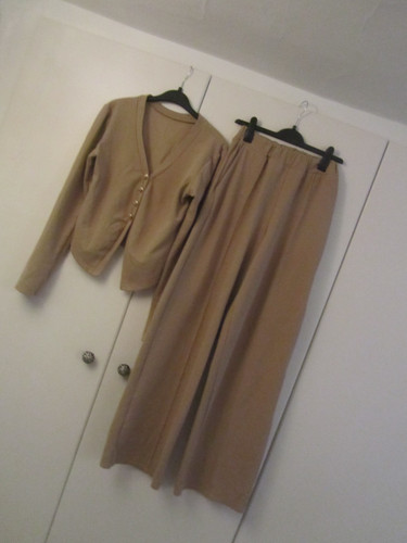 Tik tok shop - beige, gold