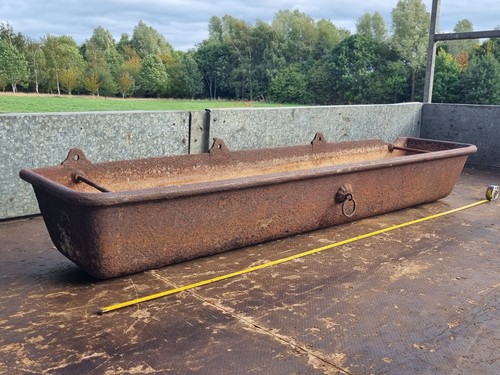 Vintage cast iron feeding - cast,