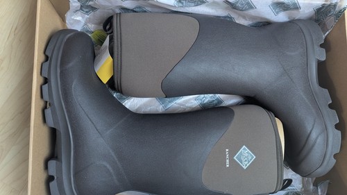 Bnib muck boots - bnib,