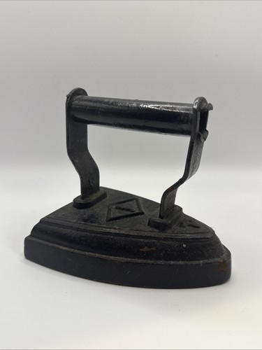 Antique solid cast iron sad - antique,