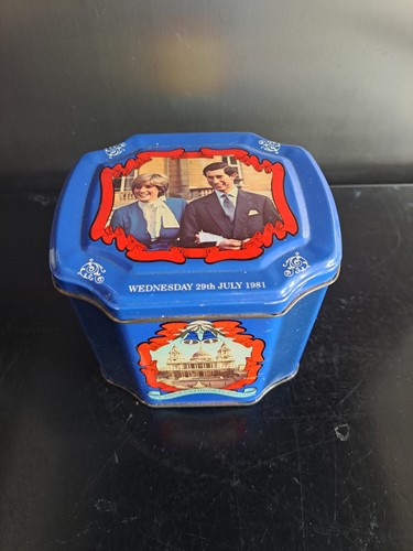 Royal memorabilia tea caddy - royal,