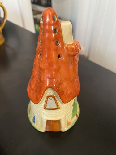 Carlton ware novelty - ware, cottage