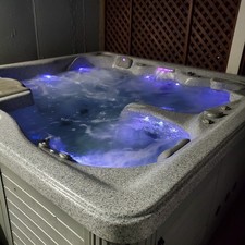 Hot Tub ByMaster Spa, Works