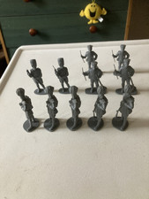 11 Airfix Napoleonic Era Soldiers.