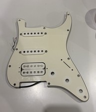 Fender Player MIM Loaded Stratocaster Pickguard Genuine Fender Parchment White