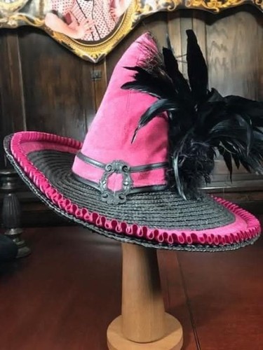 Blonde swan witch - hat, burgundy