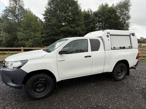 2019 toyota hilux active extra - toyota,