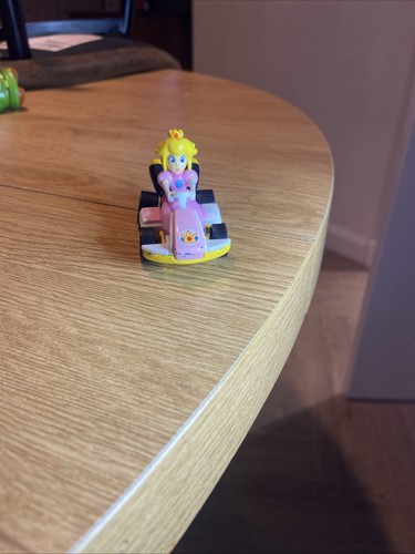 Mario kart hot wheels - hot,