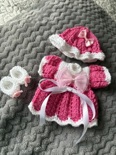 Hand knitted dolls clothes - knitted, to