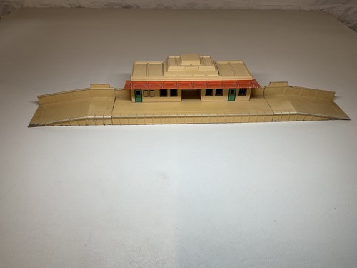 Hornby dublo train station and - hornby-dublo,