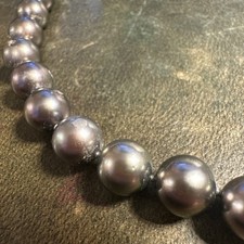 VINTAGE 18ct 750 WHITE GOLD CLASP 10mm ROUND BLACK TAHITIAN PEARL NECKLACE 46cm